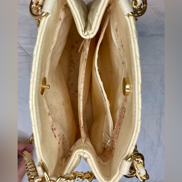 Vintage Gold Quilted Amanda Smith Purse with Adjustable Strap - Picture 4 of 11